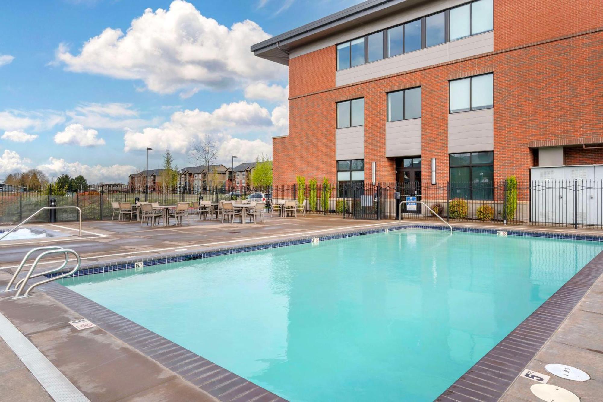 Best Western Premier Boulder Falls Inn Lebanon Eksteriør billede